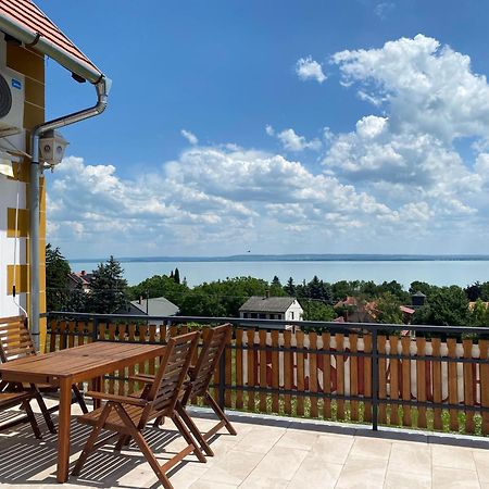 Bacchus Apartman - Borbarlang, Badacsony Badacsonytomaj Exterior foto