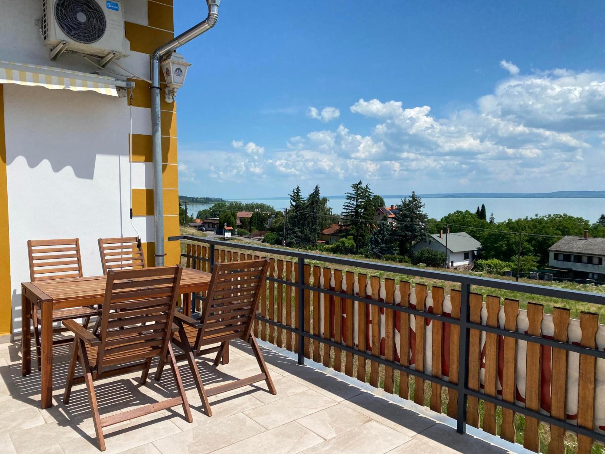 Bacchus Apartman - Borbarlang, Badacsony Badacsonytomaj Exterior foto