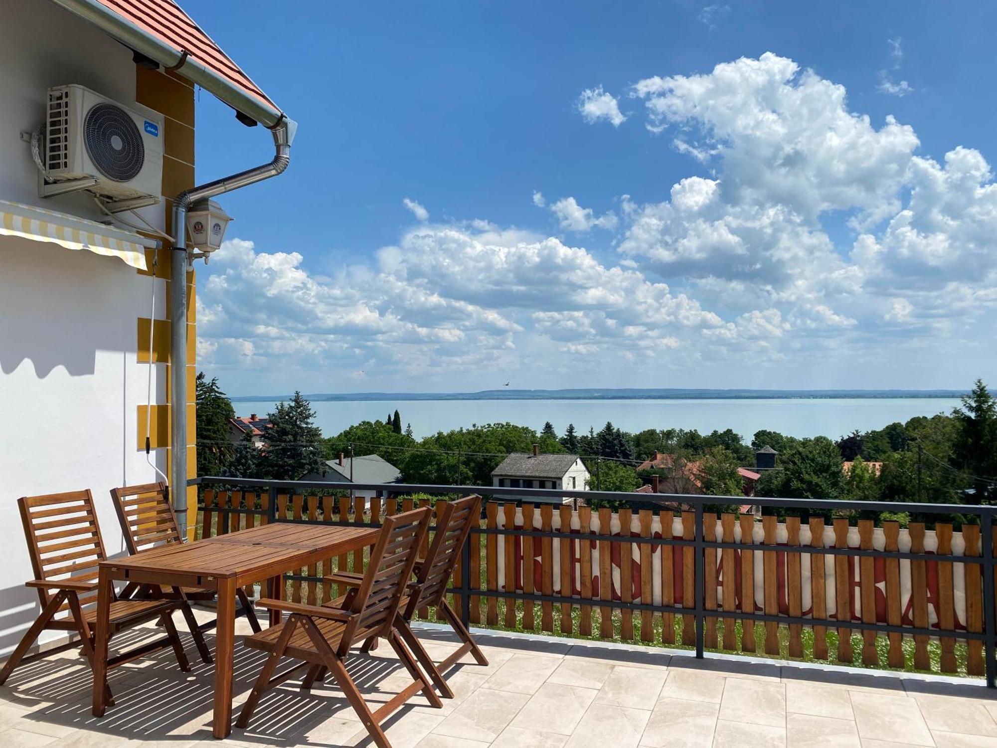 Bacchus Apartman - Borbarlang, Badacsony Badacsonytomaj Exterior foto