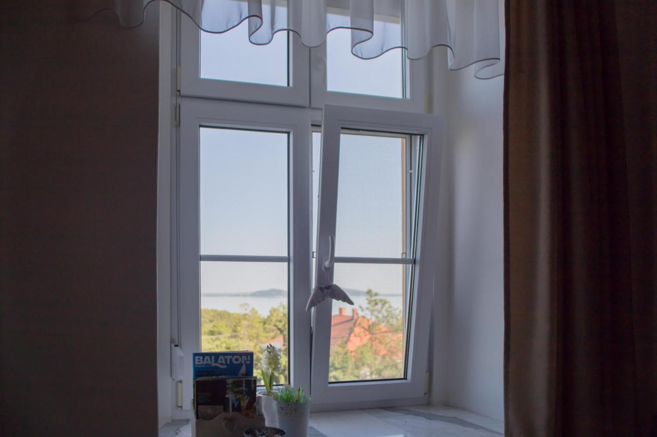 Bacchus Apartman - Borbarlang, Badacsony Badacsonytomaj Exterior foto